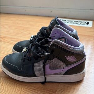 Nike Kids Black and Lavender Sneakers